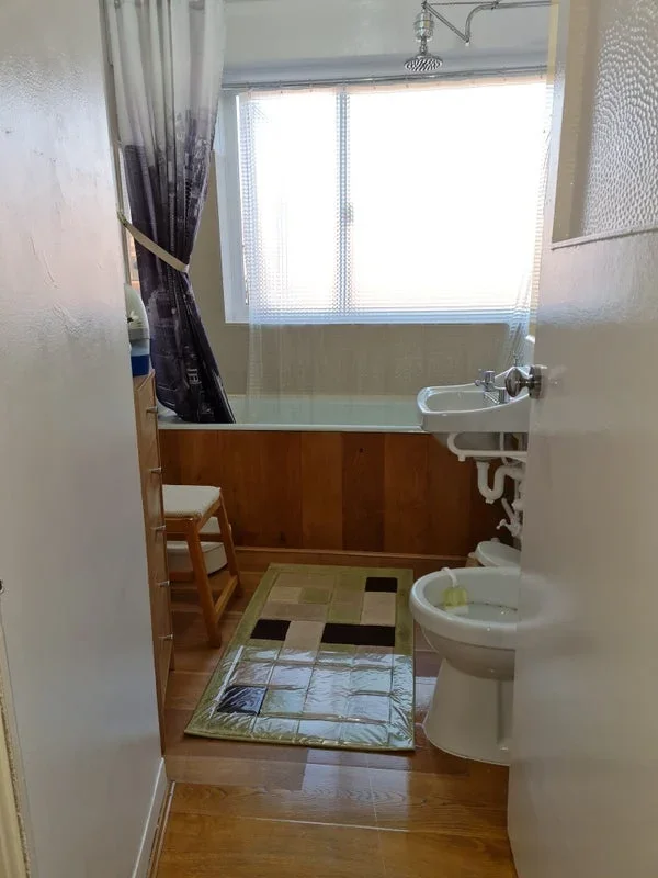 Room Tildesley Road in Greater London