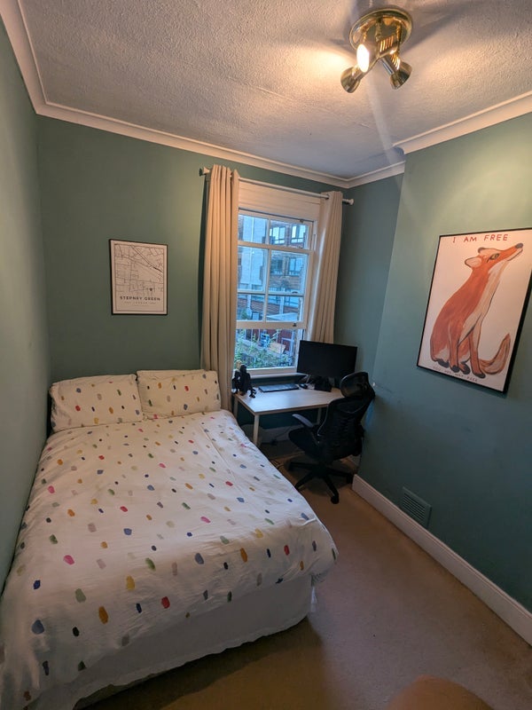 Room Senrab Street in Greater London