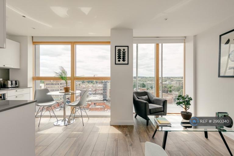 Flat Queen Street in Maidenhead