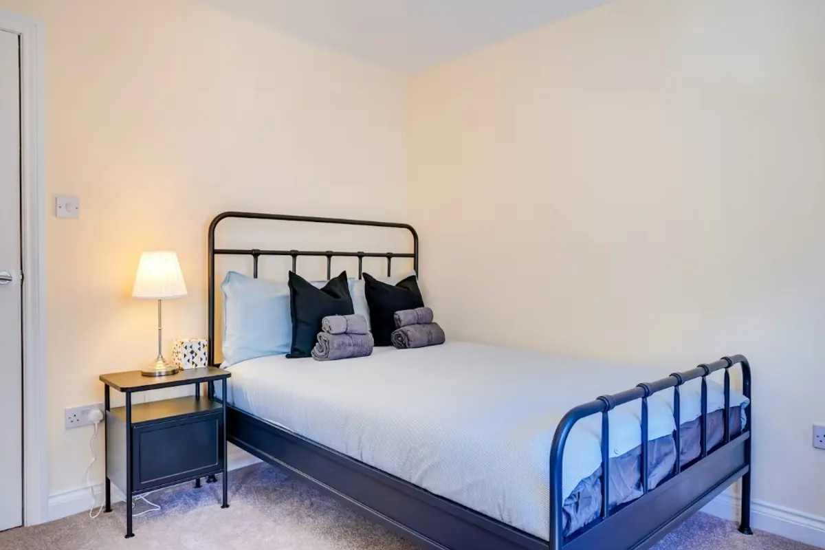 Flat Upper Tooting Road in Greater London