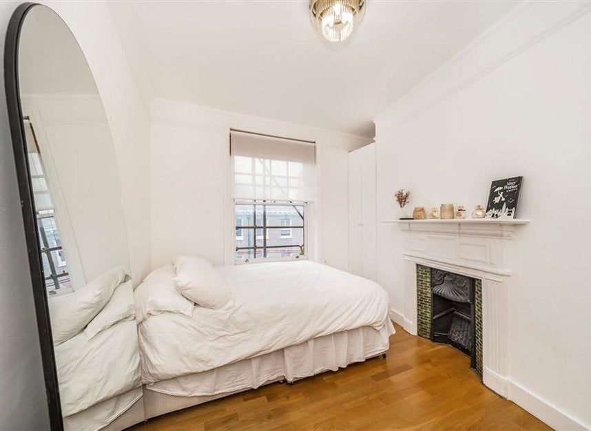 Flat Bourlet Close in City of Westminster