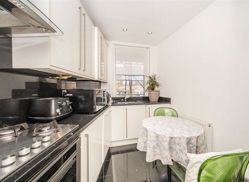 Flat Bourlet Close in City of Westminster