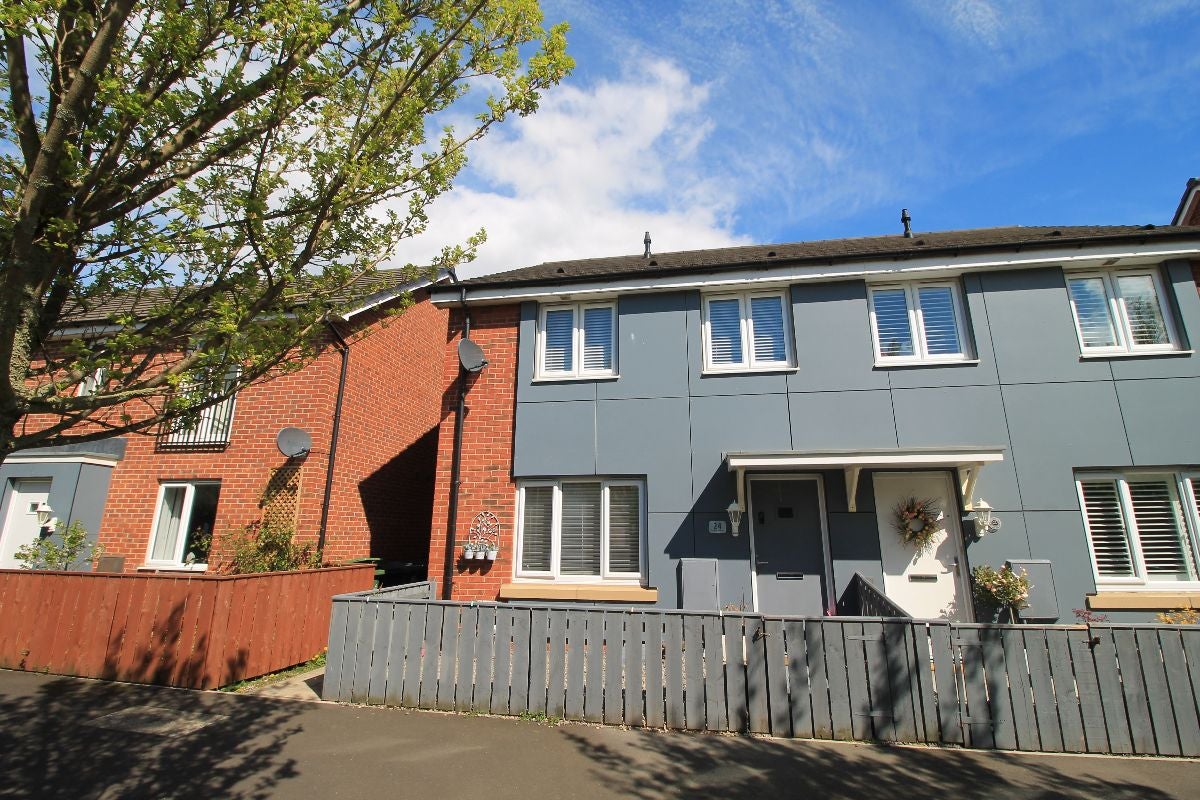 Flat Rockingham Drive in Sunderland