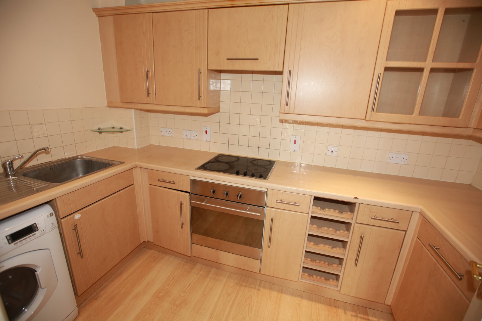 Flat Sheepcote Road in Greater London