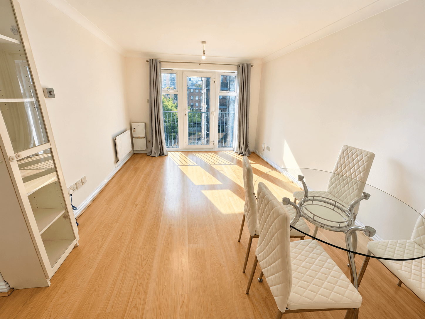 Flat Sheepcote Road in Greater London