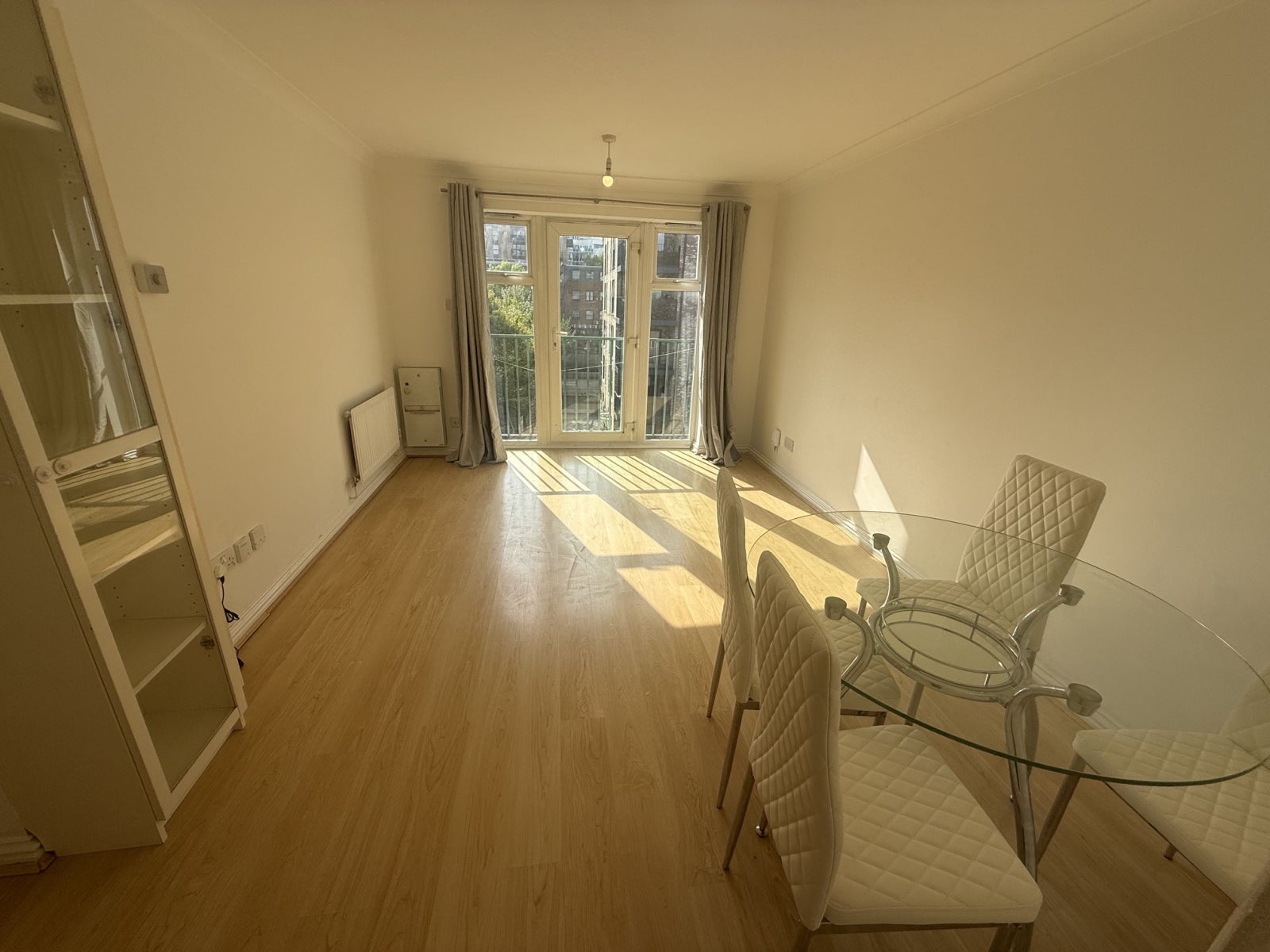 Flat Sheepcote Road in Greater London