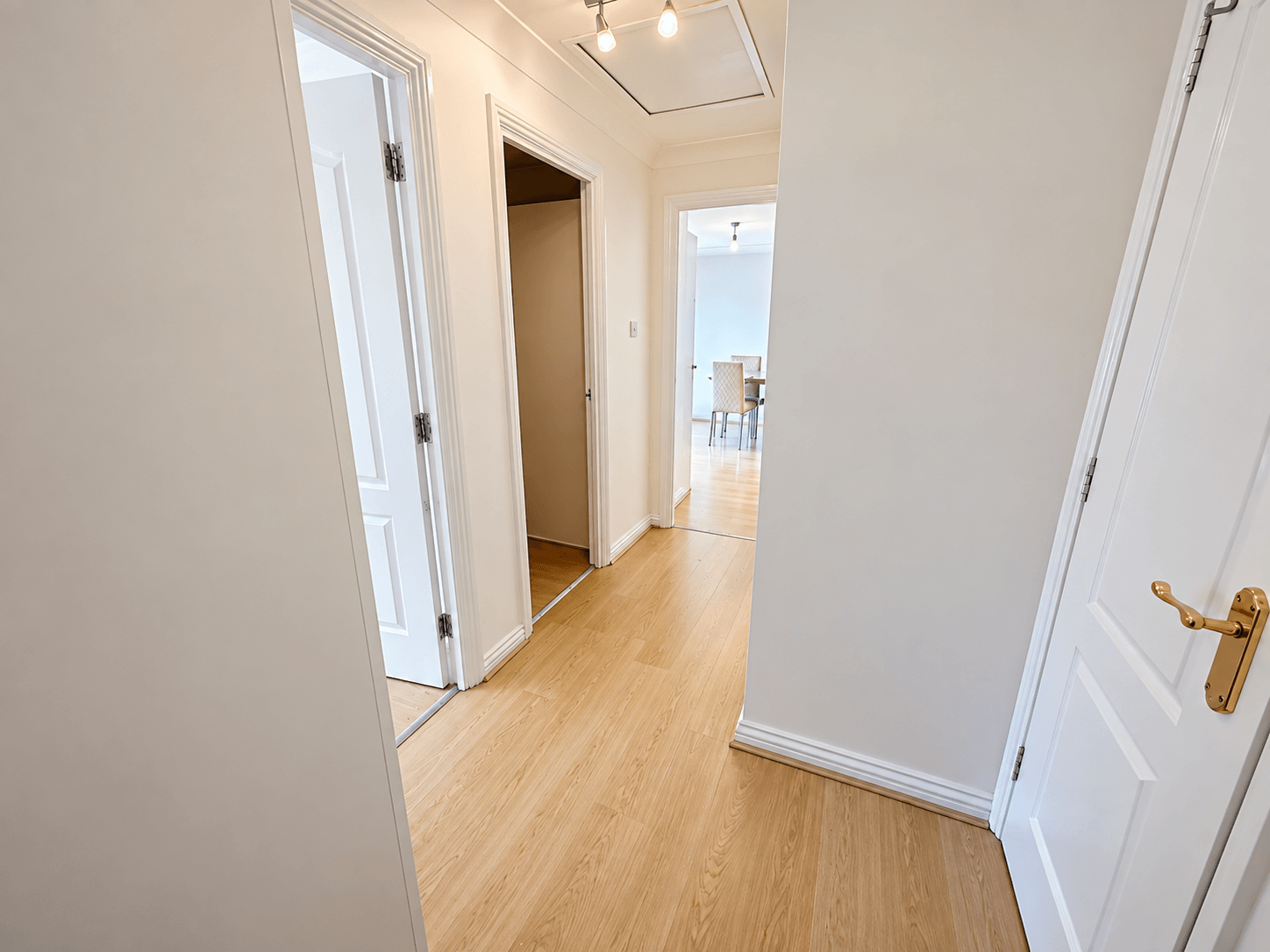 Flat Sheepcote Road in Greater London
