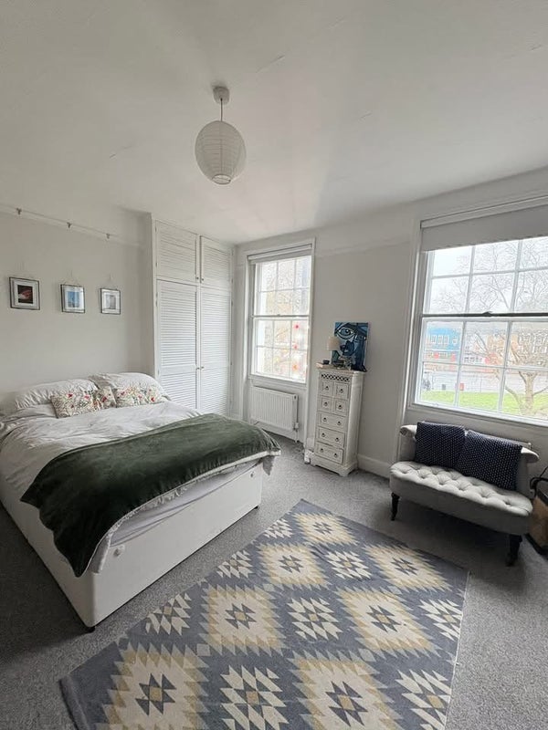 Room The Pavement in Greater London