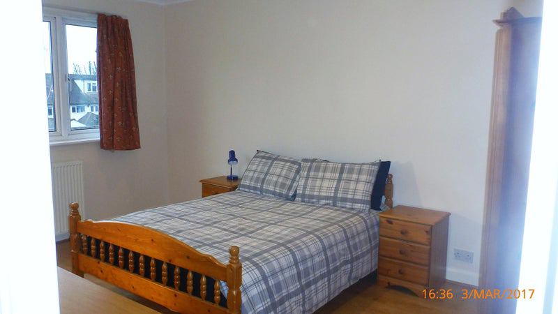 Room Gunnersbury Avenue in Greater London
