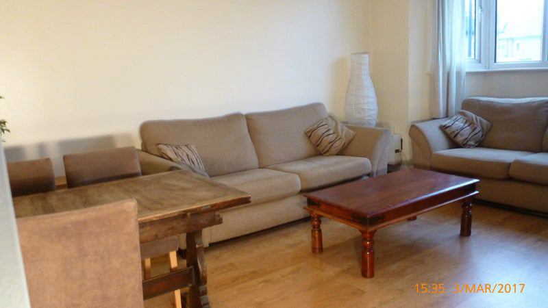 Room Gunnersbury Avenue in Greater London