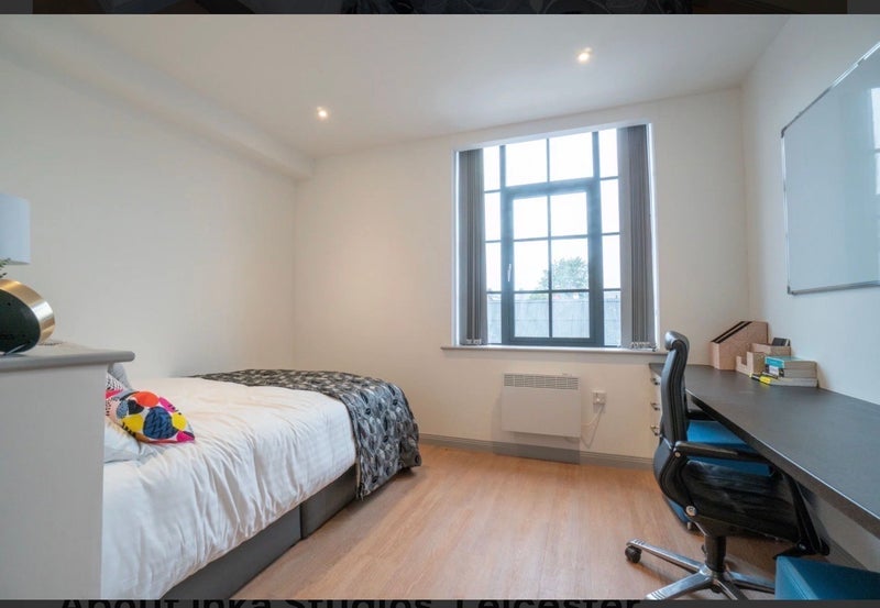 Room Percy Road in Leicester