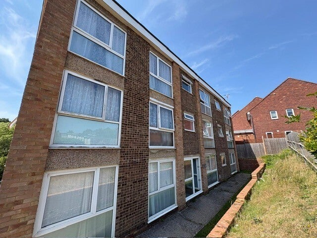 Flat Sedlescombe Gardens in St Leonards