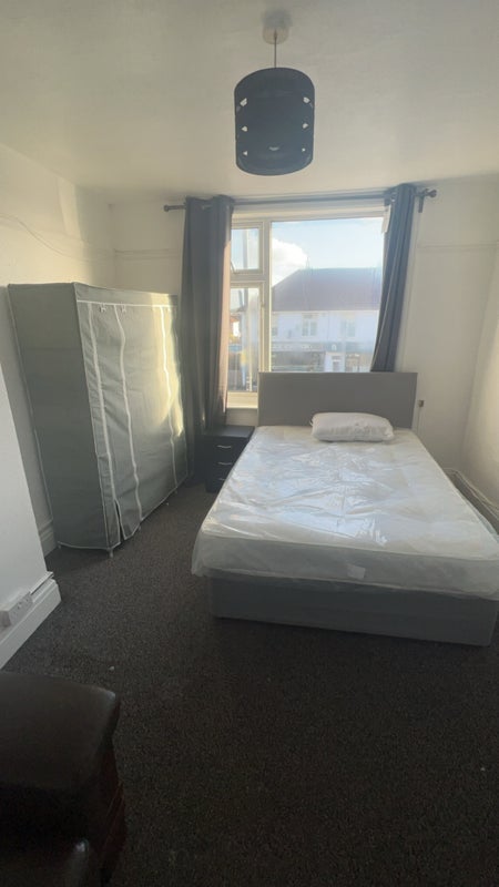 Room Filton Avenue in Bristol