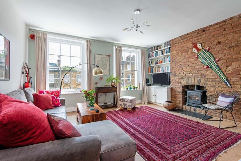 Flat Chadwell Street in Greater London