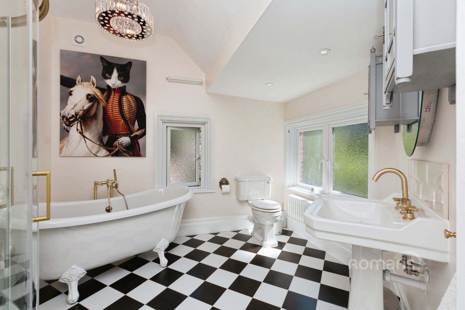 House Brackendale Close in Surrey Heath