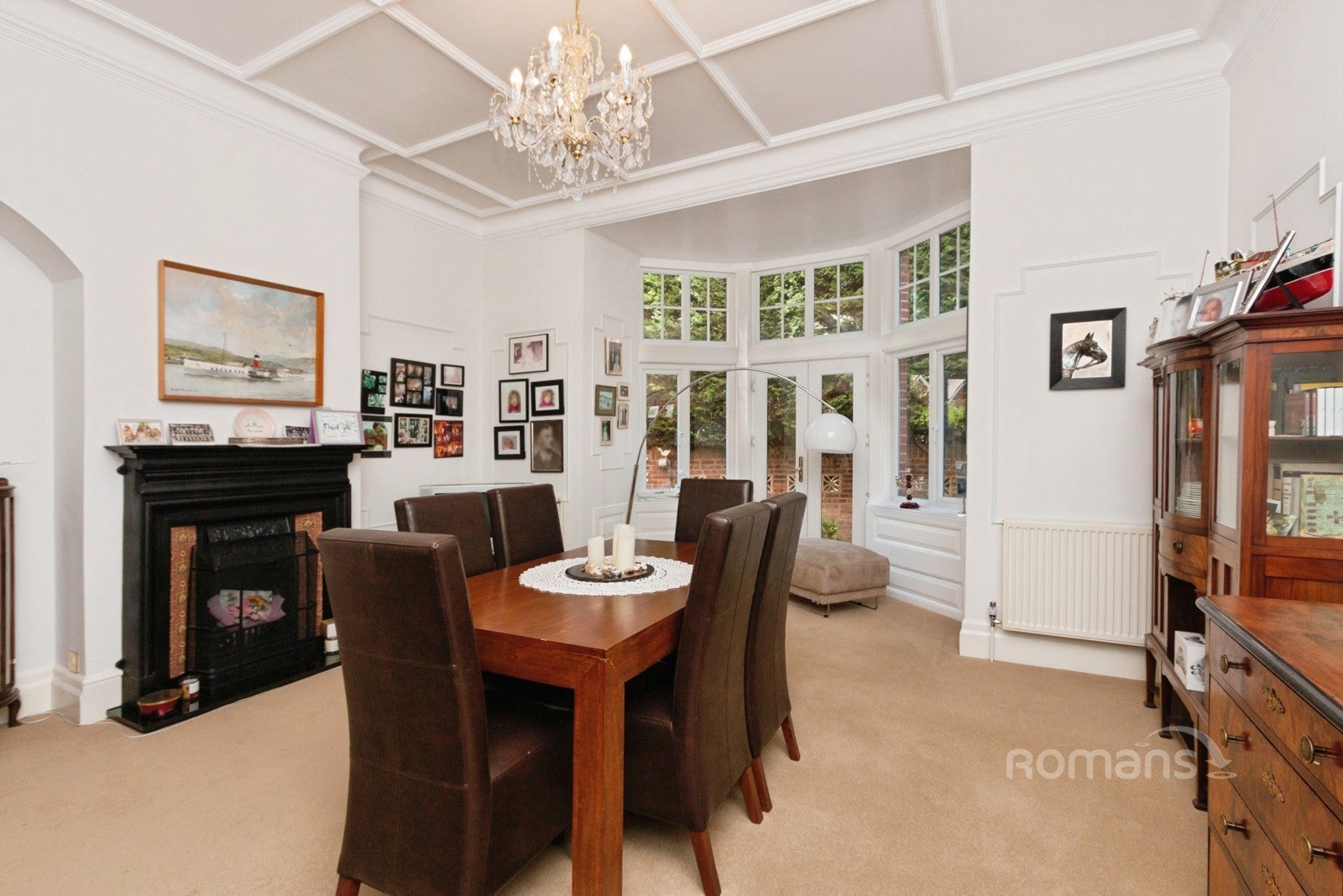House Brackendale Close in Surrey Heath