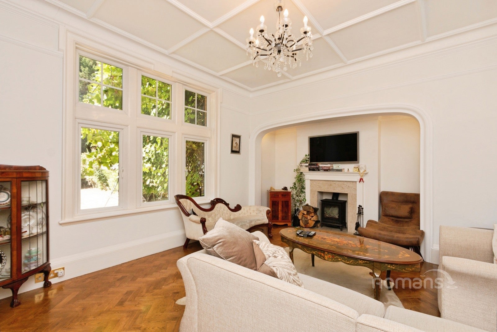 House Brackendale Close in Surrey Heath