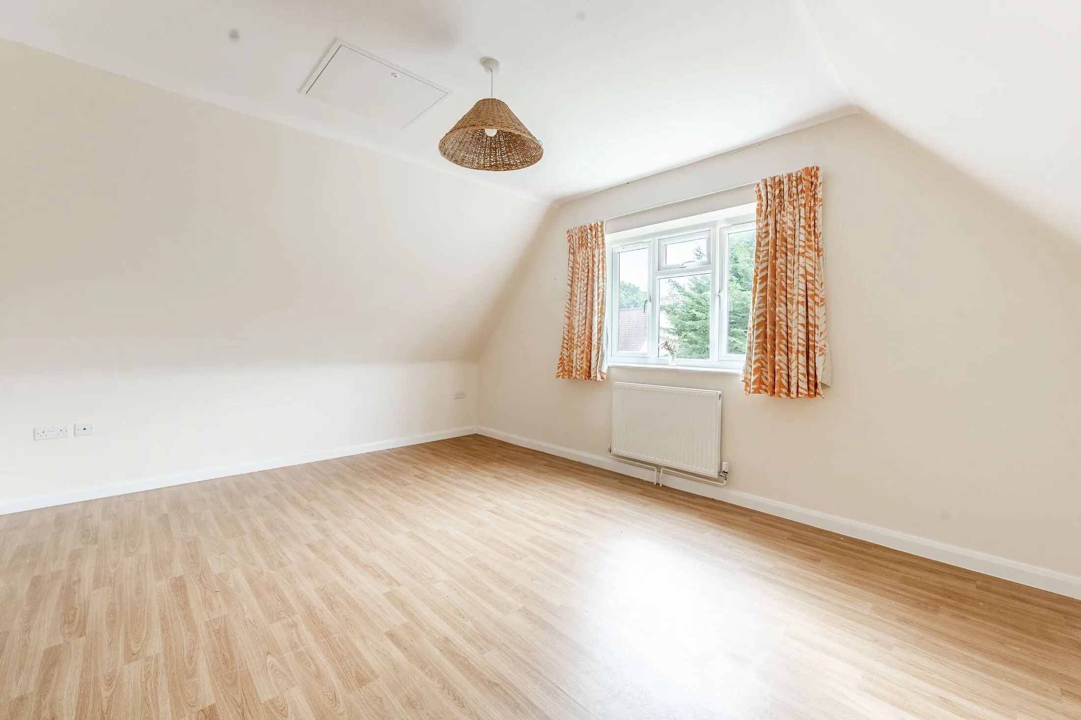 House Oakcroft Close in Greater London