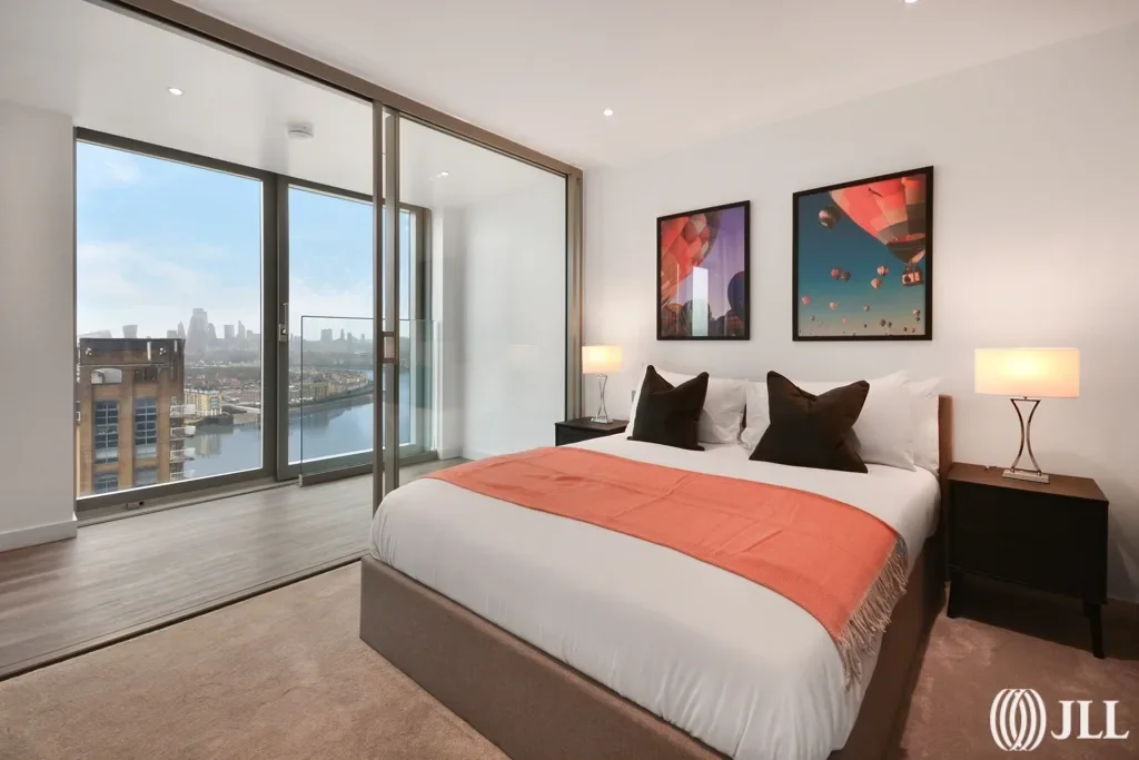 Flat Millharbour in Greater London