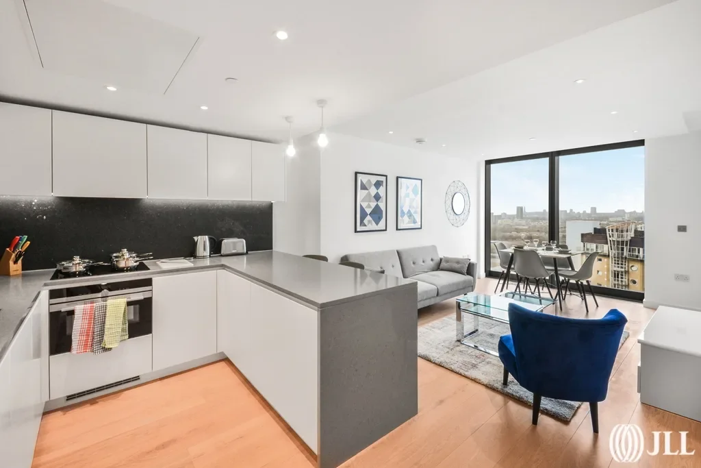 Flat Millharbour in Greater London