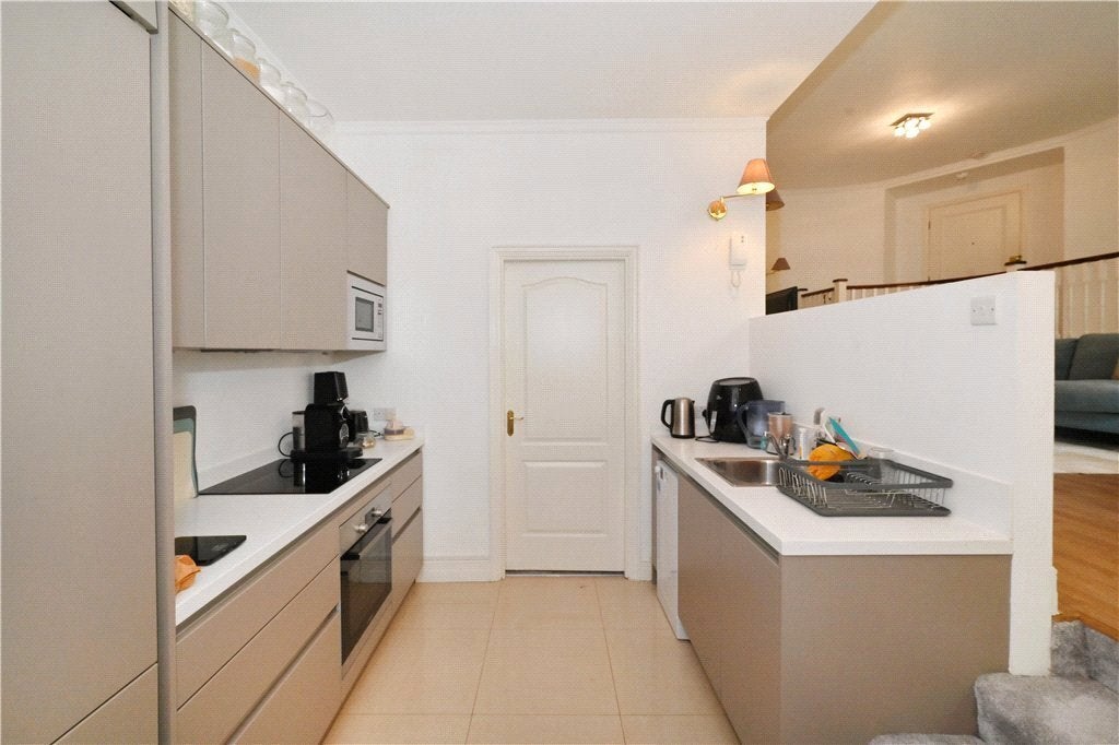Flat Mansfield Street in City of Westminster