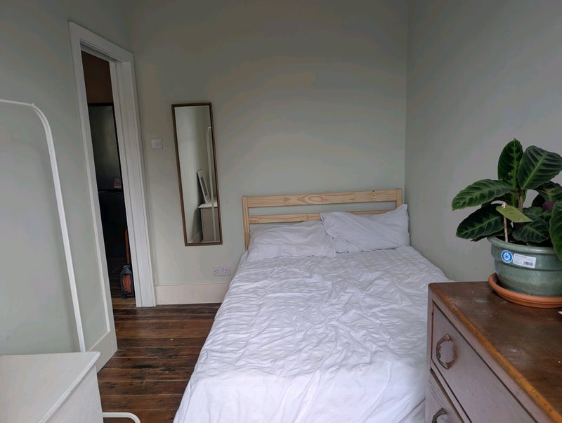 Room Kimberley Gardens in Greater London
