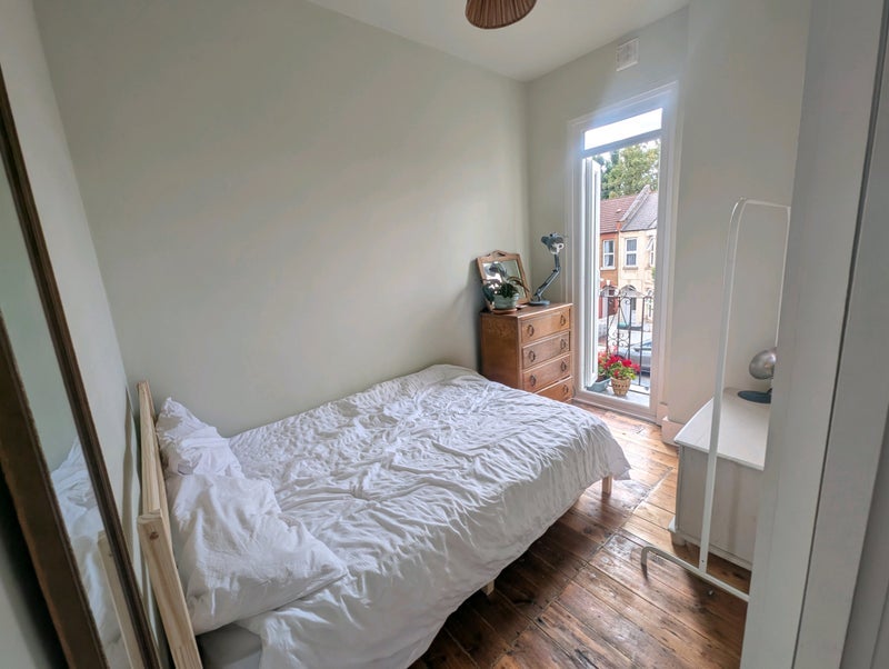 Room Kimberley Gardens in Greater London