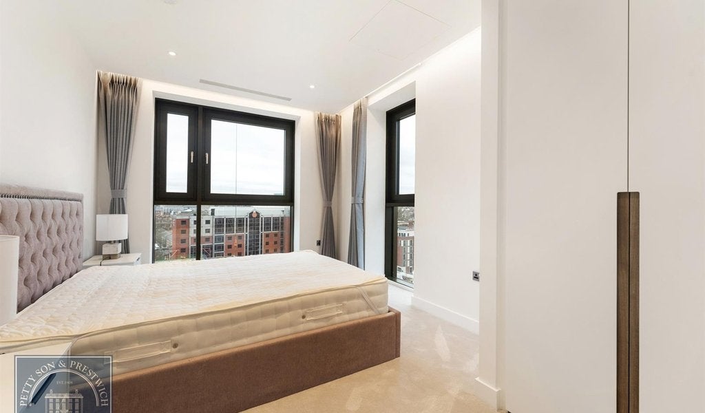 Flat Lloyd Baker Street in Greater London