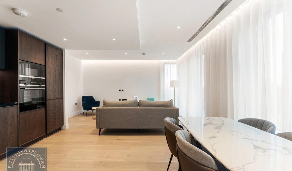 Flat Lloyd Baker Street in Greater London