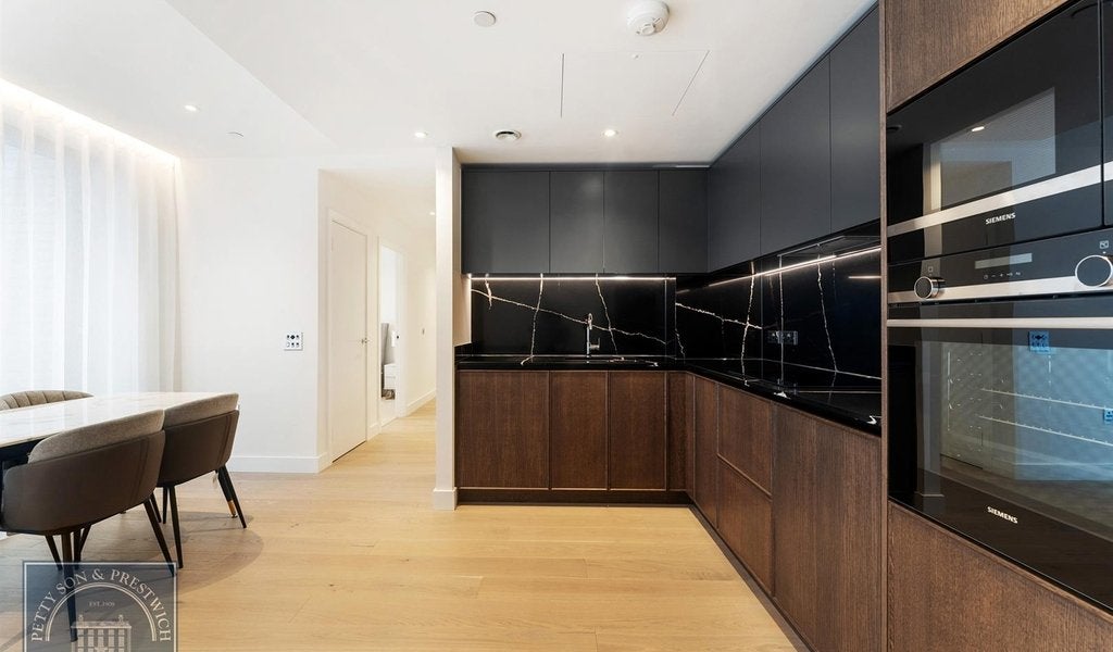 Flat Lloyd Baker Street in Greater London