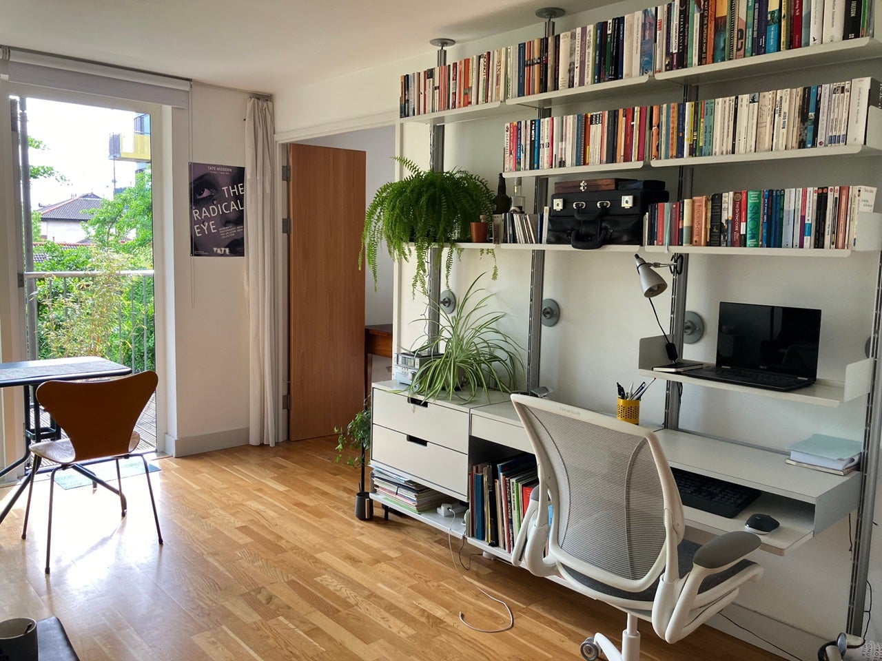 Flat Queensbridge Road in Greater London