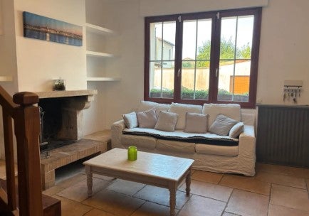 House Rue des Treilles in Libourne