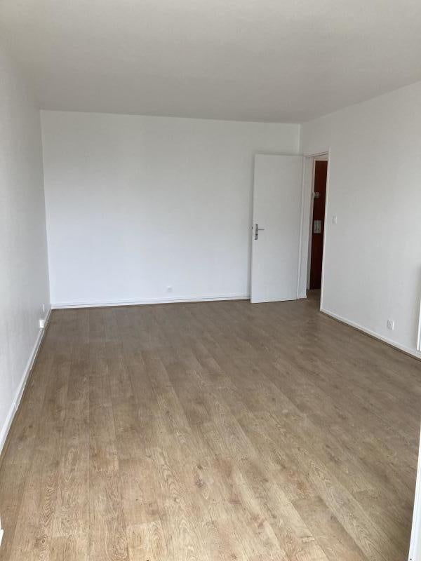 Flat Avenue Guy de Maupassant in Chatou