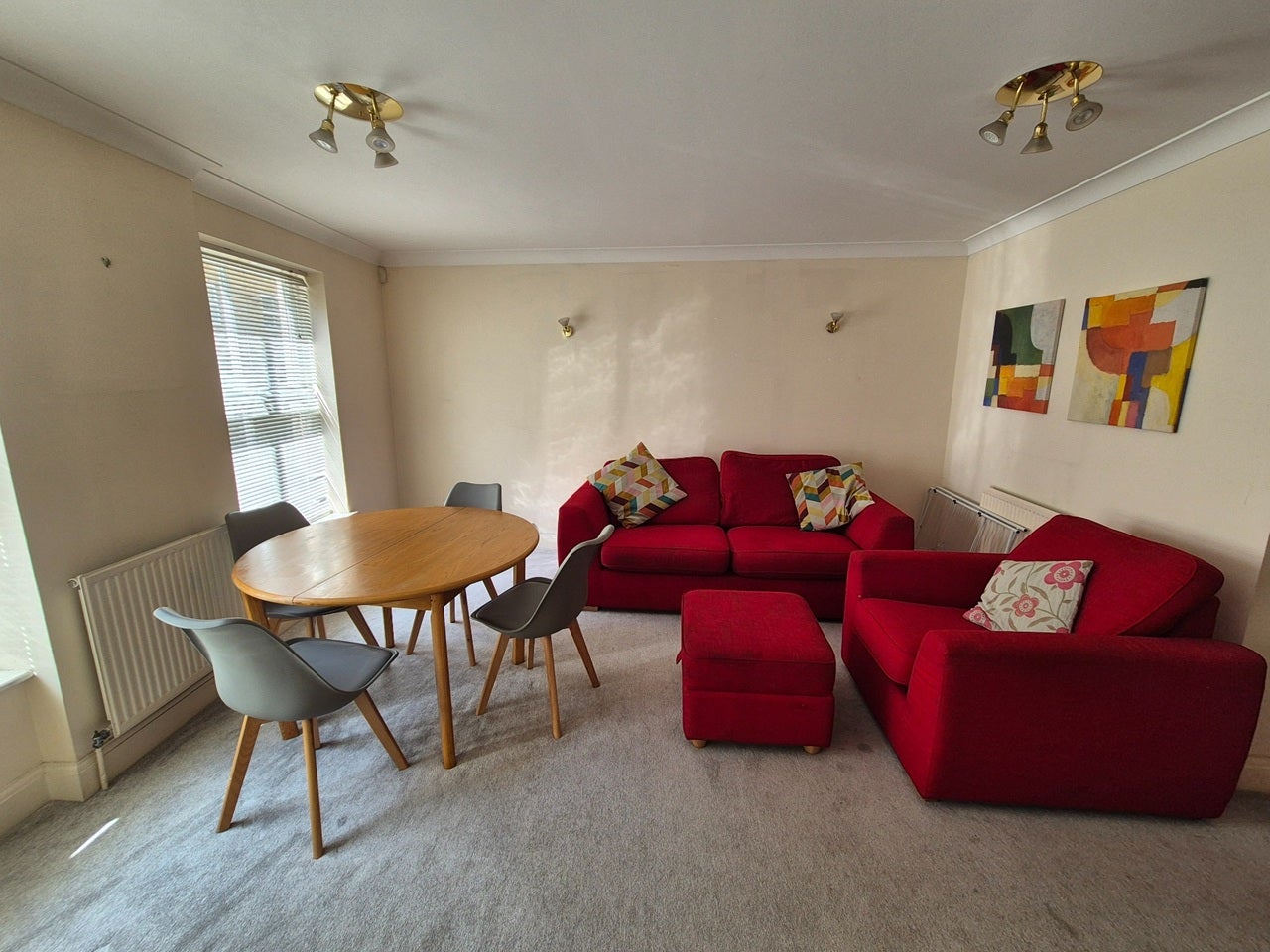 Flat Ensign Street in Greater London