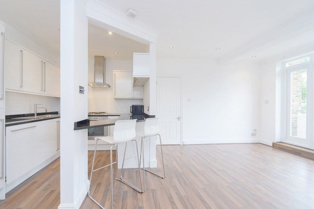 Flat Thurlow Road in Greater London
