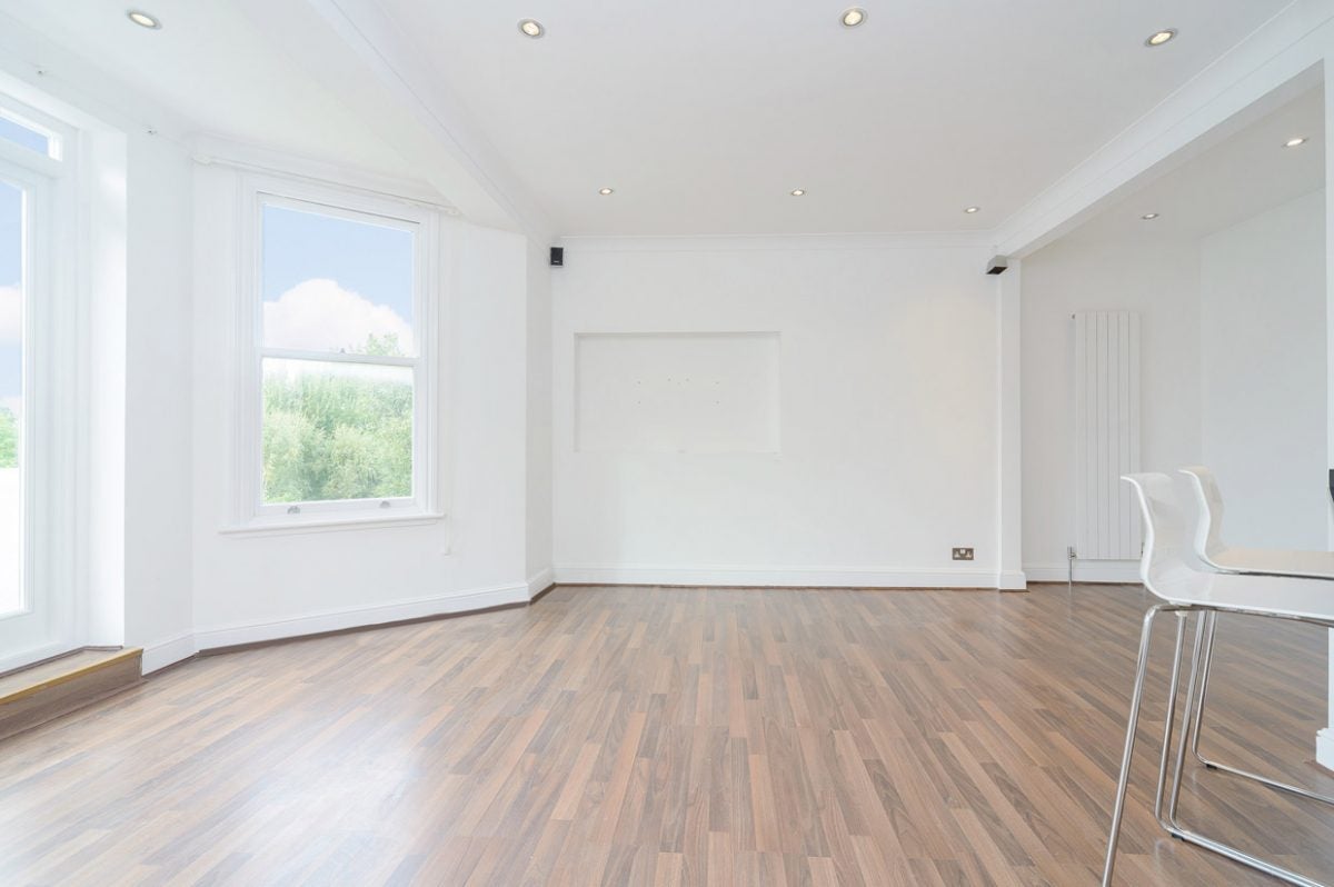 Flat Thurlow Road in Greater London