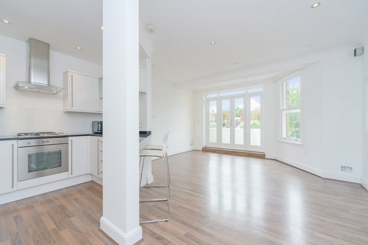 Flat Thurlow Road in Greater London