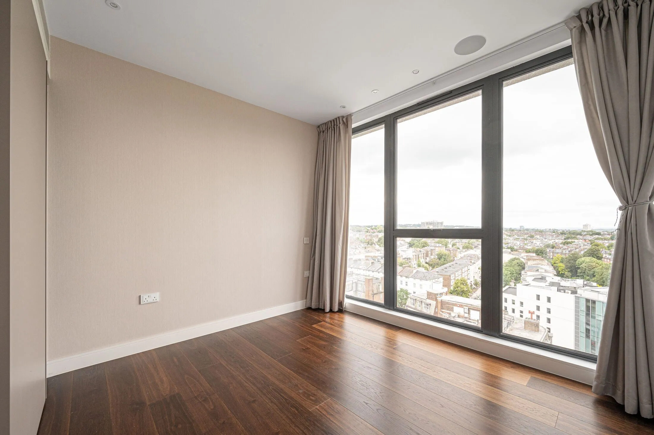 Flat Swiss Terrace in Greater London