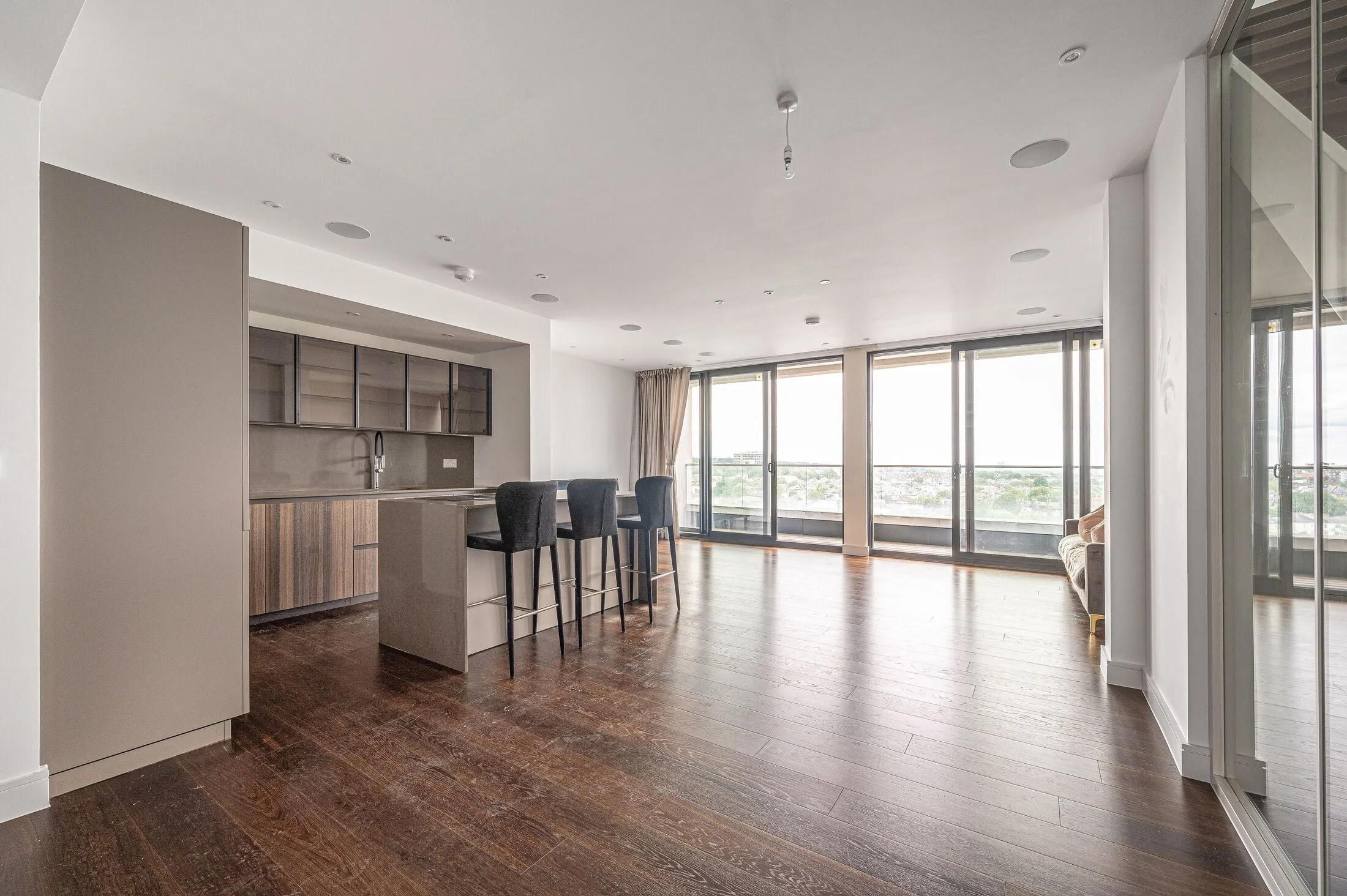 Flat Swiss Terrace in Greater London
