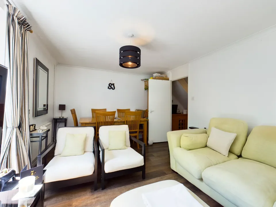 Flat Rolt Street in Greater London