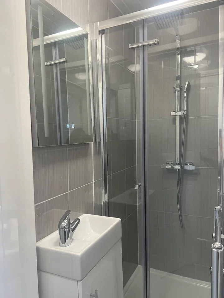 Flat Alwyn Close in Greater London