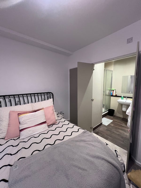 Room Gloucester Drive in Greater London