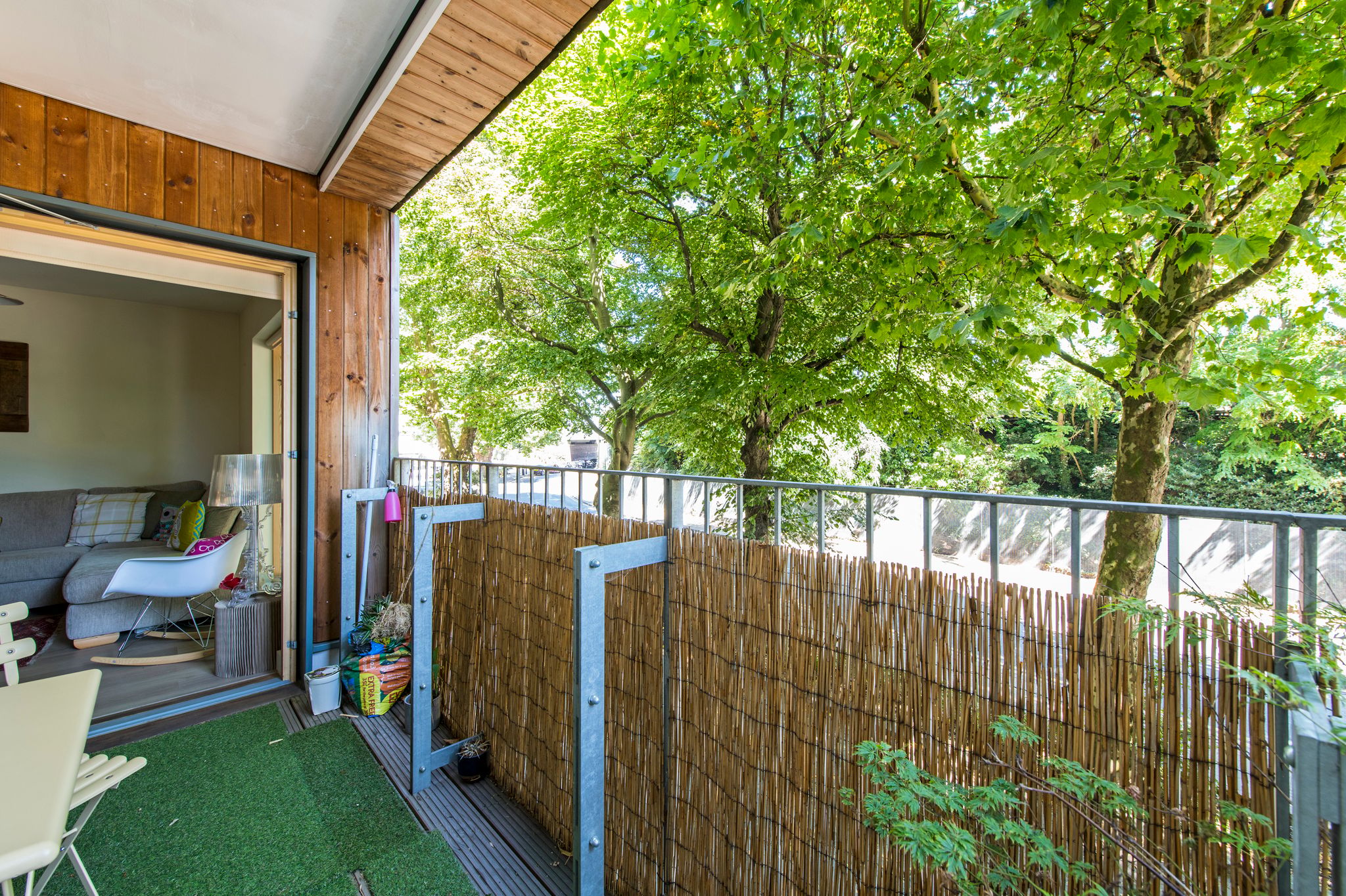Flat Bollo Lane in Greater London