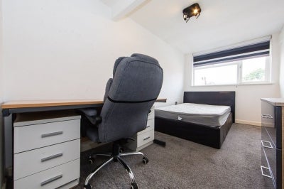 Flat Headingley Mount in Leeds