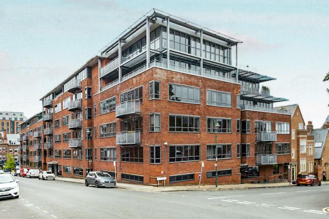 Flat Upper College Street in Nottingham
