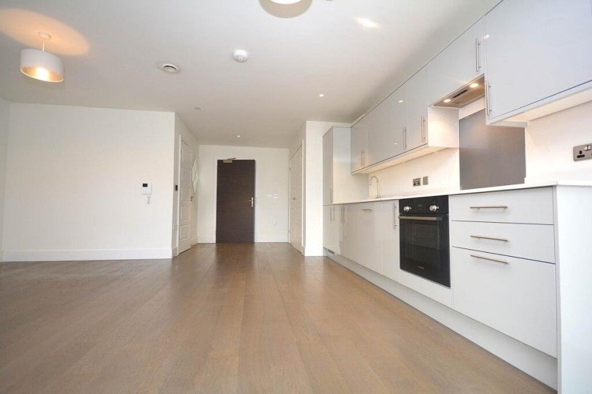 Flat Sycamore Road in Amersham