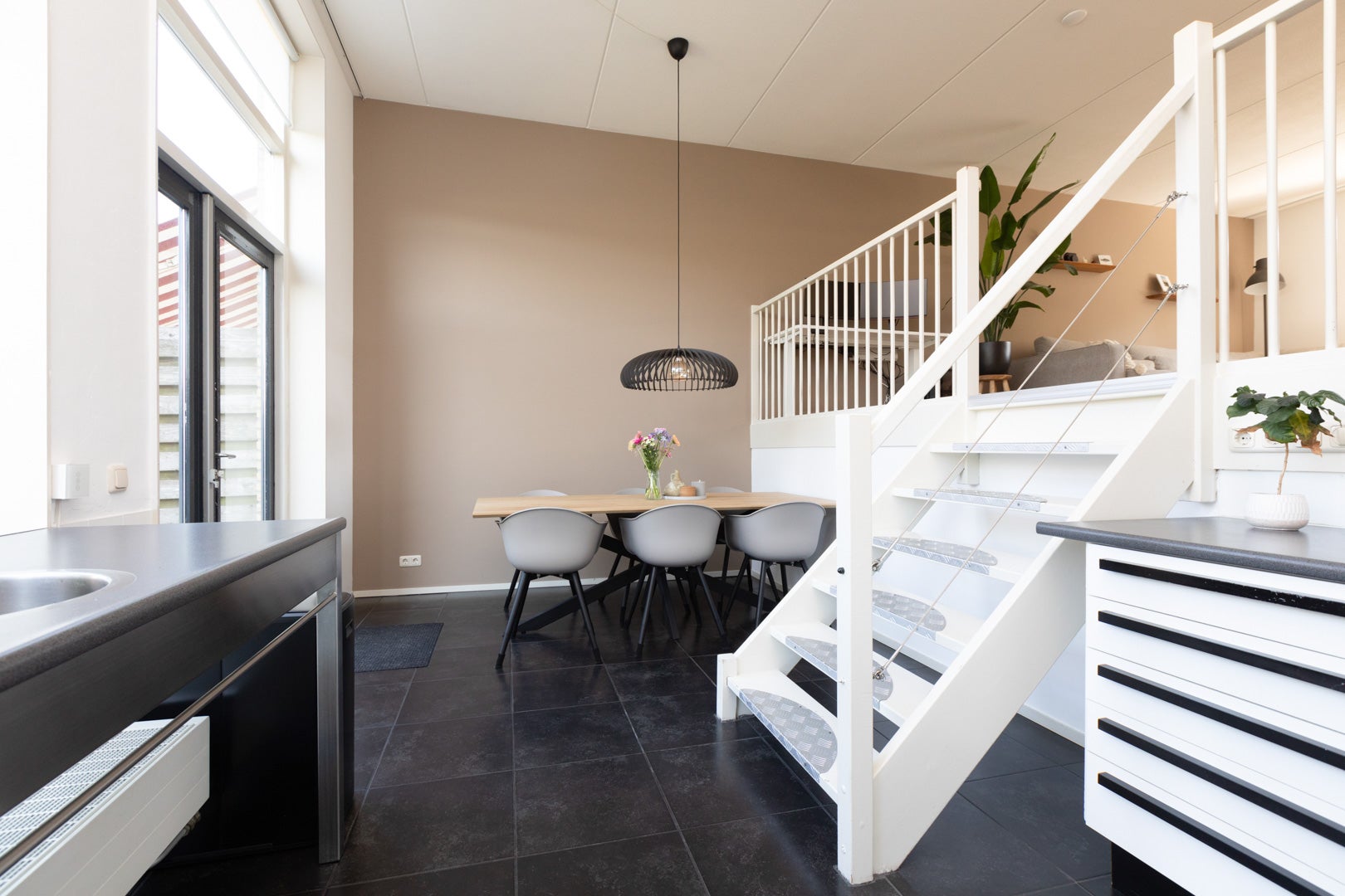 Tussenwoning te koop: Van Hessen Kasselstraat 10, Sneek