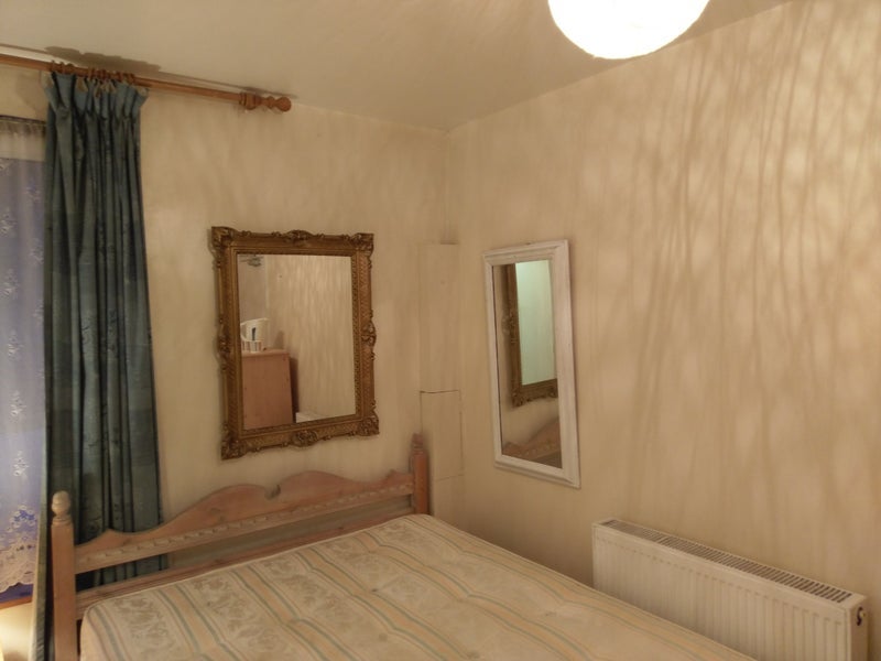 Room Brookhill Road in Greater London