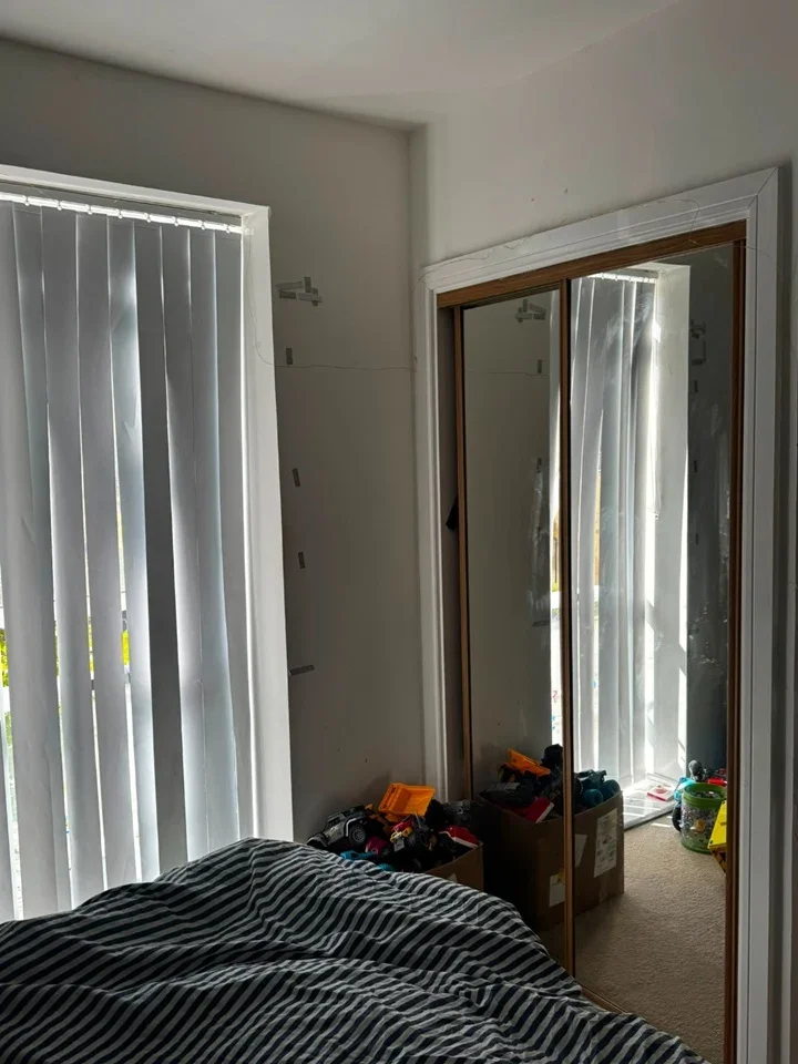 Room Handley Page Road in Greater London