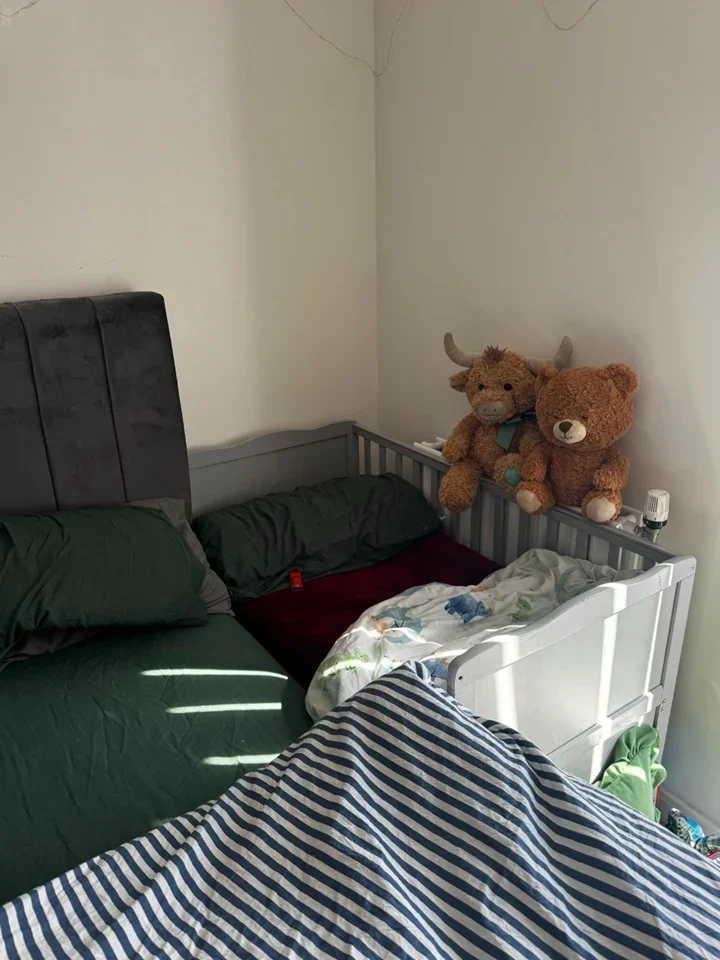 Room Handley Page Road in Greater London